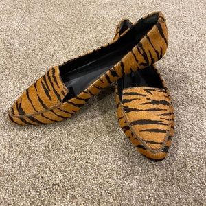 Lulus tiger striped faux fur flats.